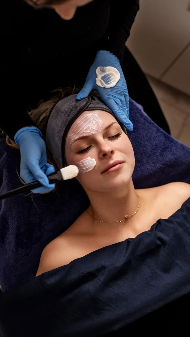 One of the biggest membership perks?
Saving on the products and treatments that actually make a difference

From medical-grade skincare discounts to making larger services more manageable over time, our memberships are designed to support long-term skin health without the overwhelm

Call or visit Spa Lumina to explore our membership options✨